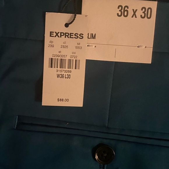 Express suit - Picture 3 of 6